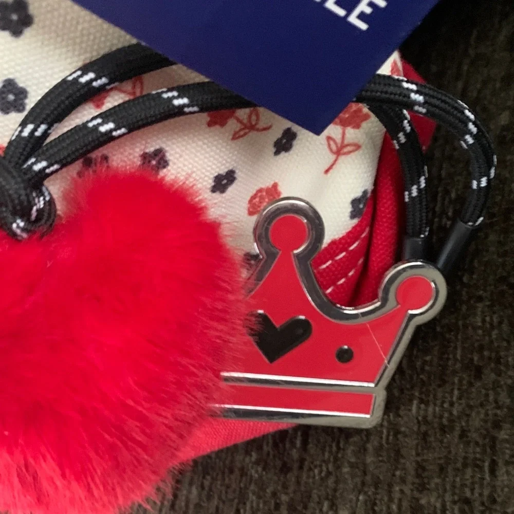 π- EXCLUSIVE! Aeropostale Red and Cream Queen Of Hearts Mini Tote - Picture 9 of 15
